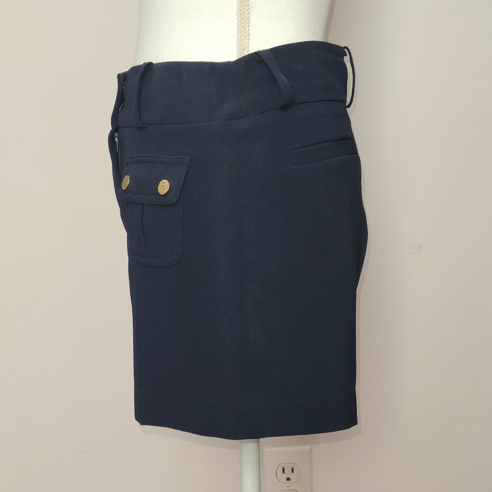 Cache navy shorts - Picture 2 of 6